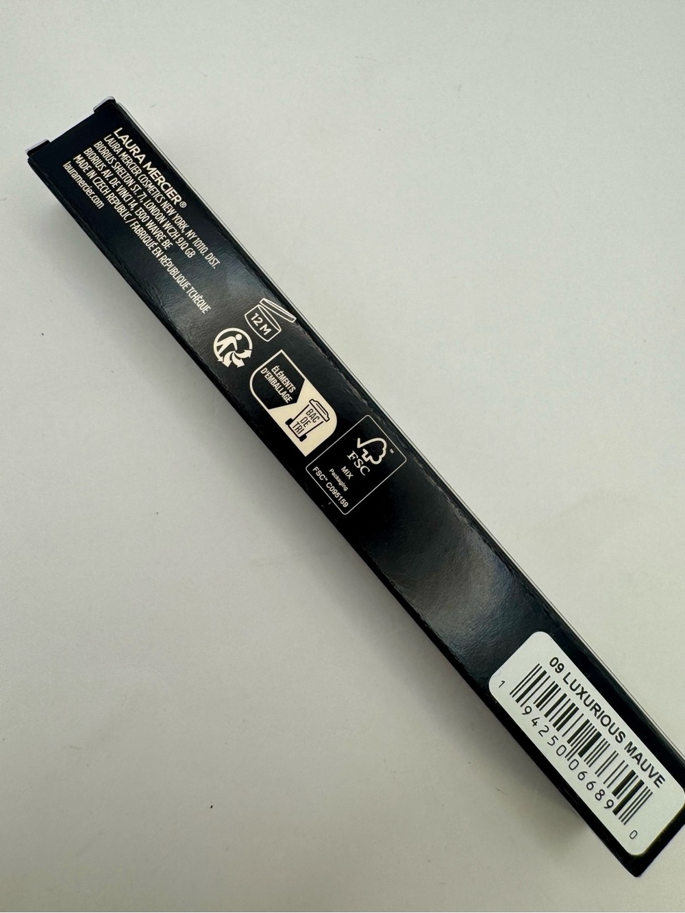 Laura Mercier Caviar Perfecting Lip Liner - Luxurious Mauve - Picture 7 of 10